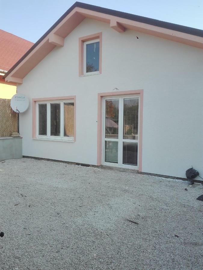 Halex 4 Villa Bojna ภายนอก รูปภาพ